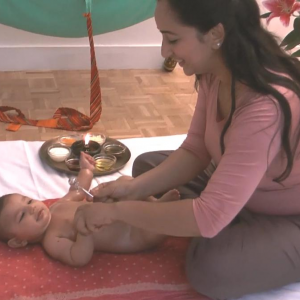 Massage bébé selon la tradition ayurvédique + livre